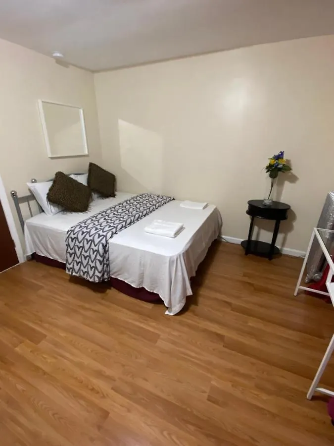 A Great Room In Queens New York