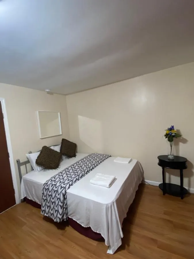 A Great Room In Queens New York 0*,