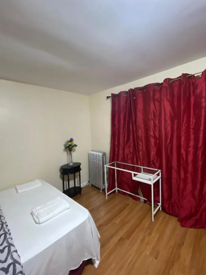 Guest house A Great Room In Queens New York United States