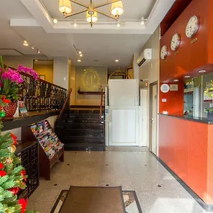 Hotel Flushing, New York